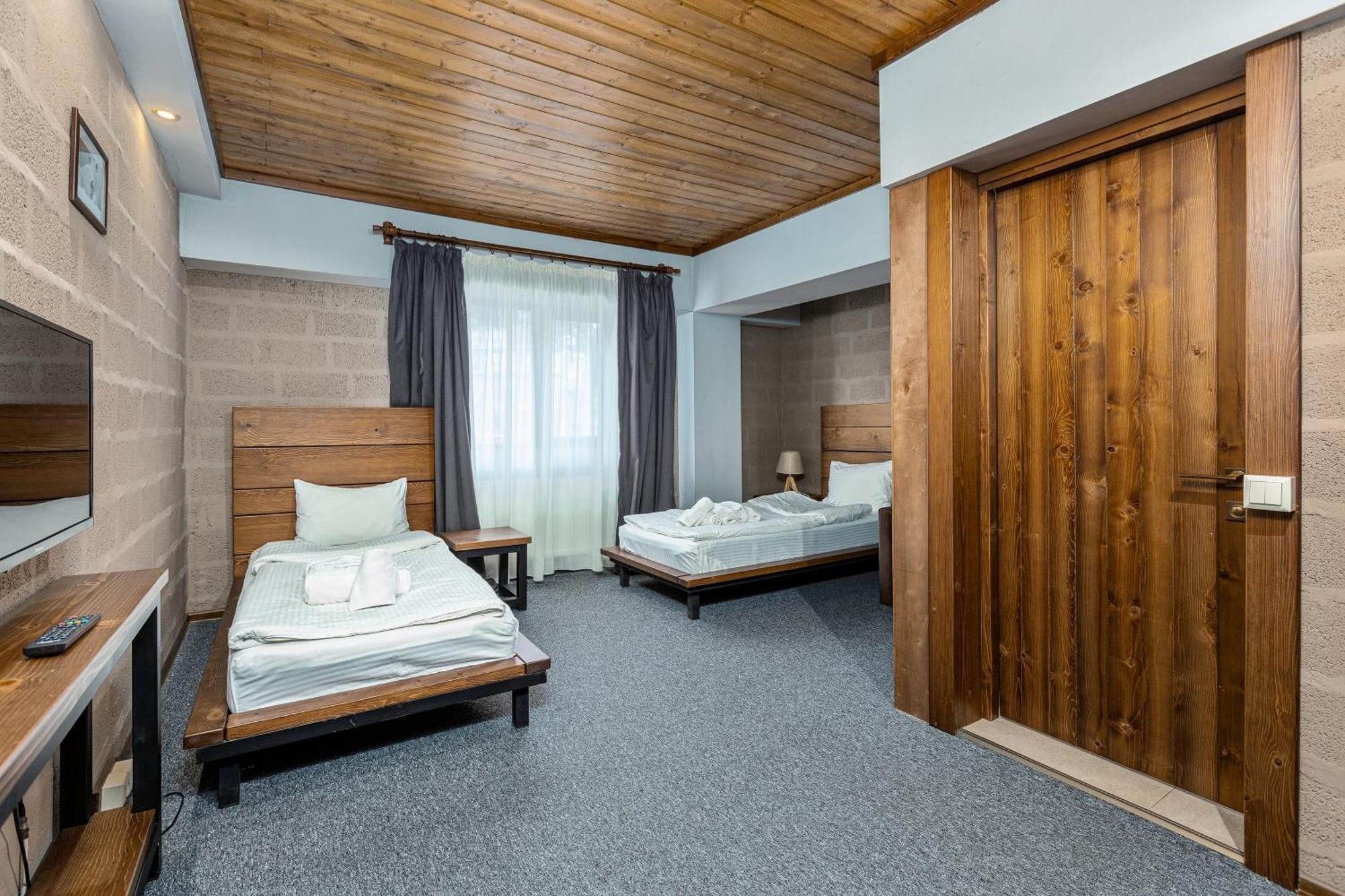 Alpine Lounge Boutique Hotel Kazbegi Δωμάτιο φωτογραφία