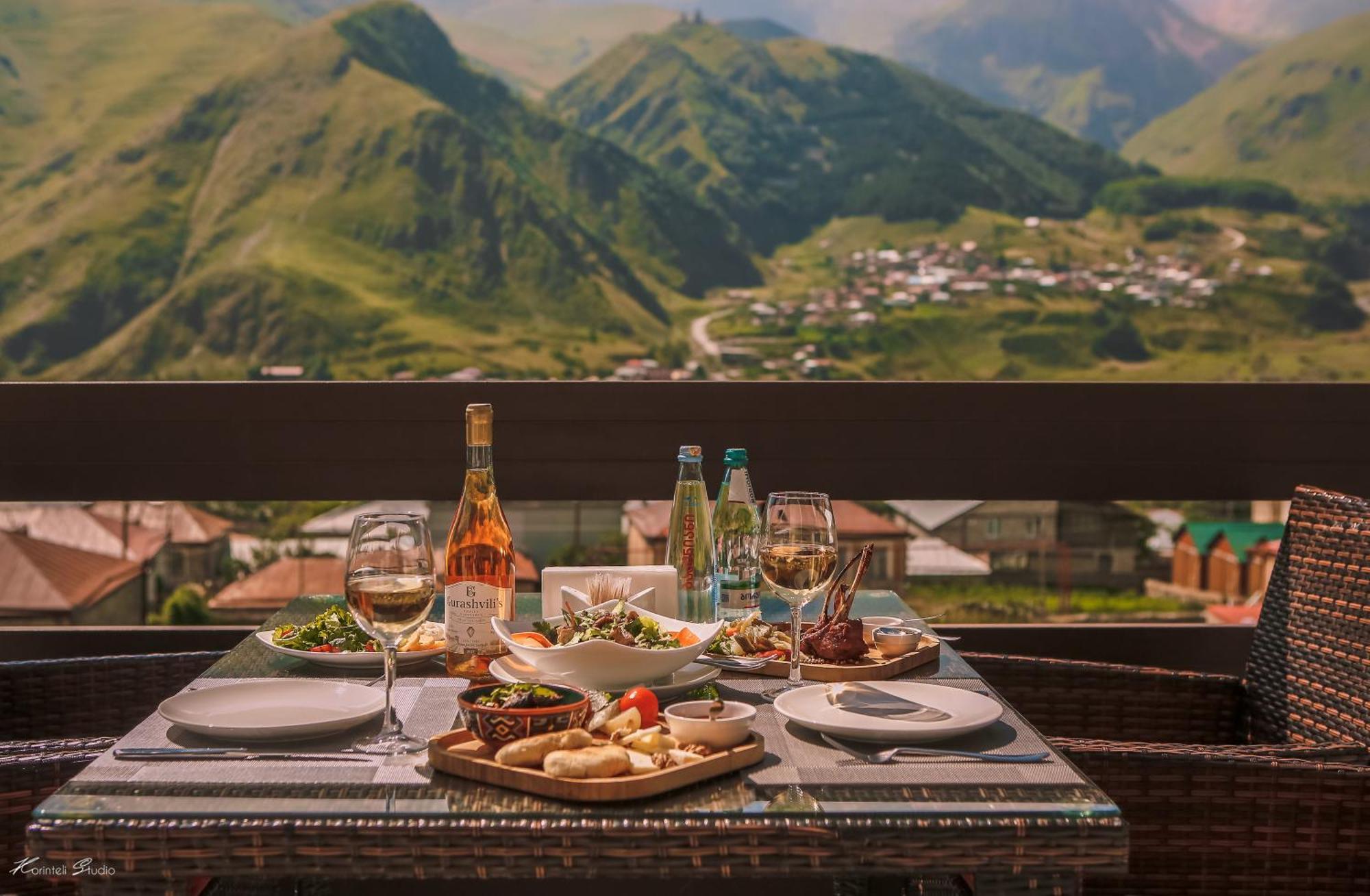 Alpine Lounge Boutique Hotel Kazbegi Εξωτερικό φωτογραφία